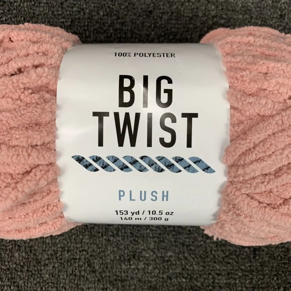 Big Twist Plush Dusty Rose Yarn 153yds 10.5oz Super Bulky (6) Skein Discontinued - Picture 2 of 6
